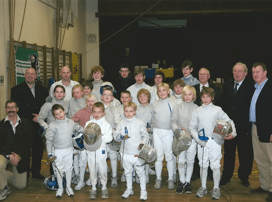 Groepsfoto bij de heropstart van de Klauwaerts in 2009